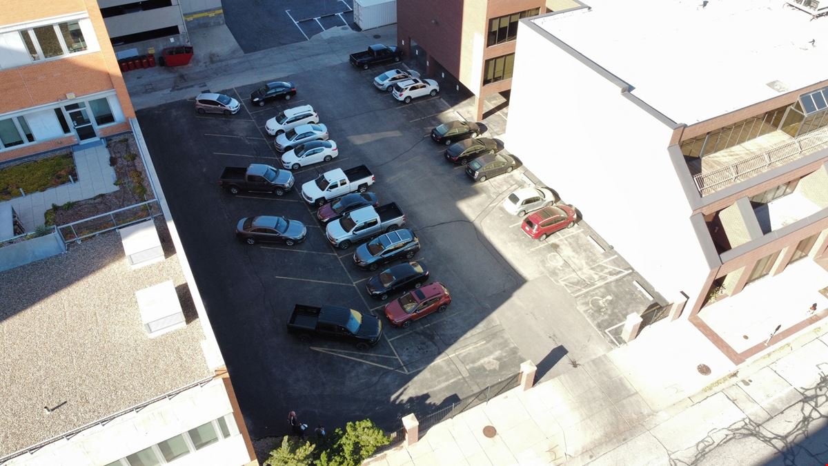 DOWNTOWN OFFICE WITH DOORSIDE PARKING