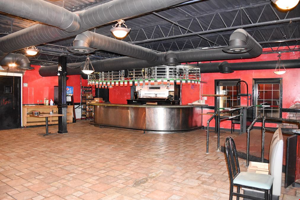 Freestanding Restaurant/Bar