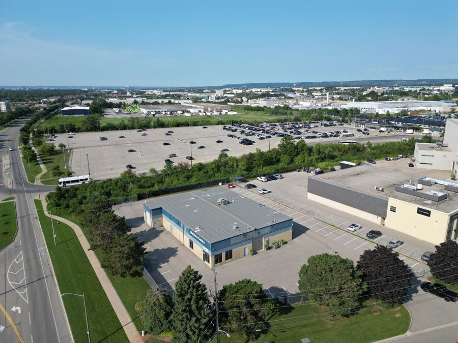 5135 Fairview Street, Burlington, ON L7L 4W8