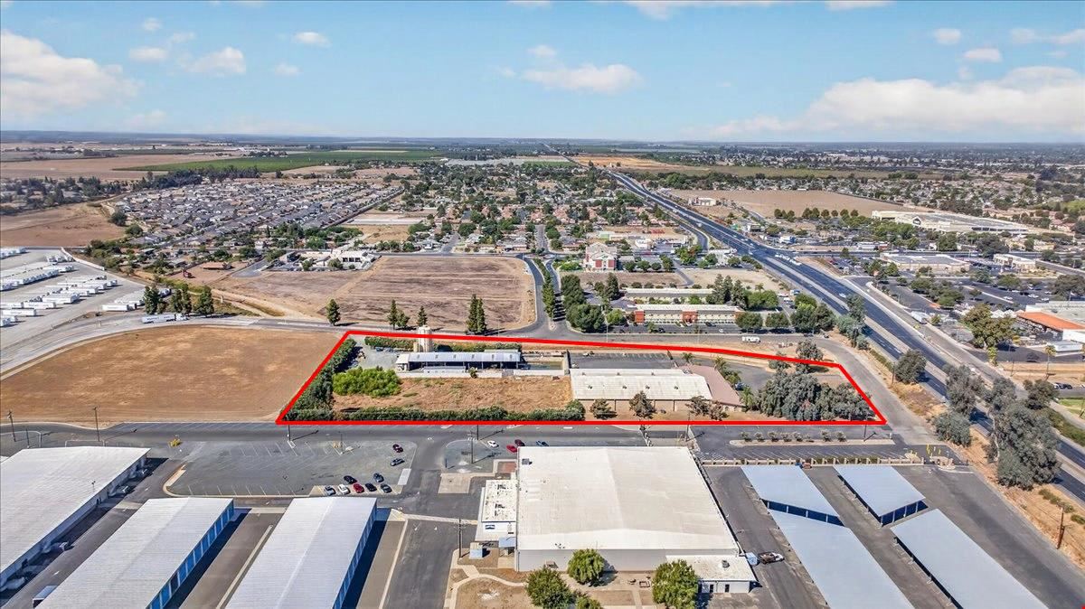 ±31,855 SF Industrial Facility on ±5 AC Near CA-190