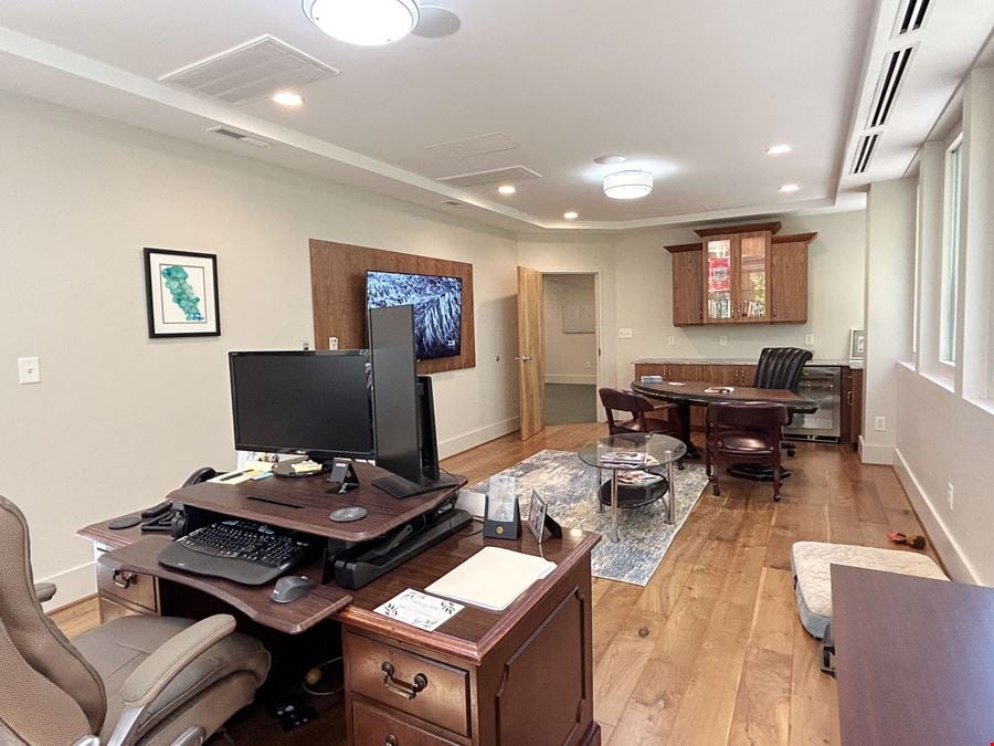 5720 Creedmoor Road #205