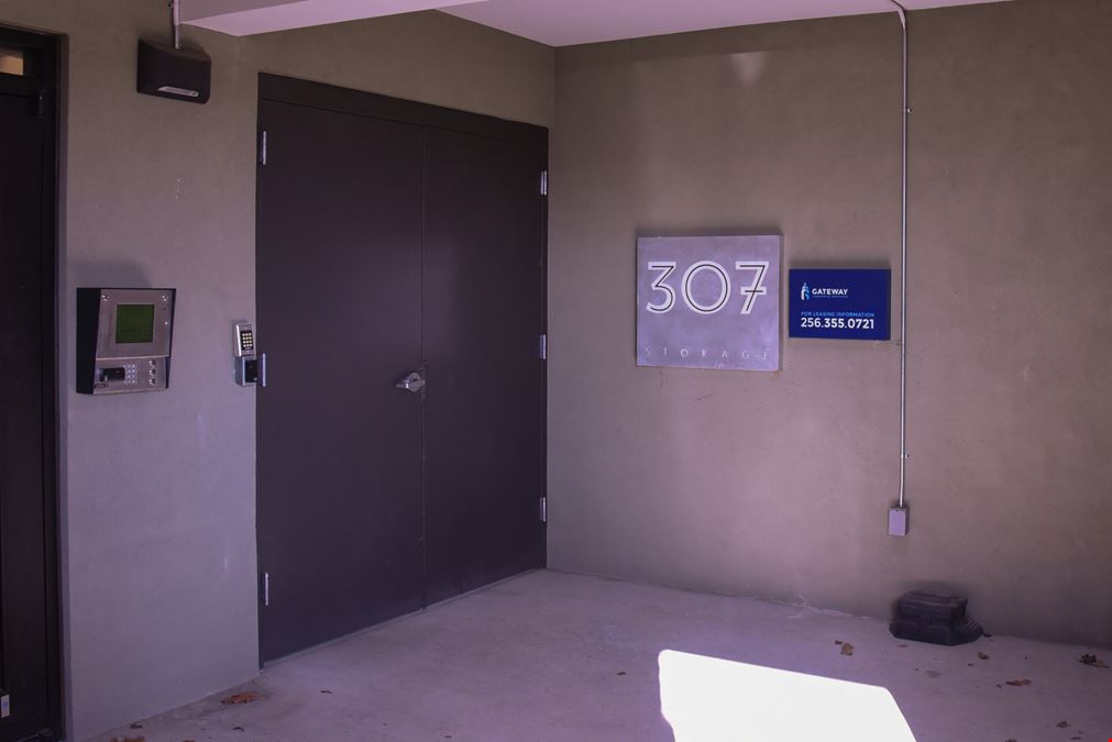 Storage on 2nd Ave