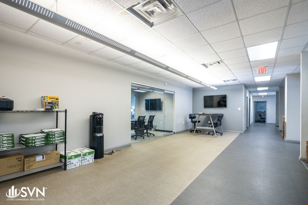 For Sale: 6,800 SF Office / Industrial Building