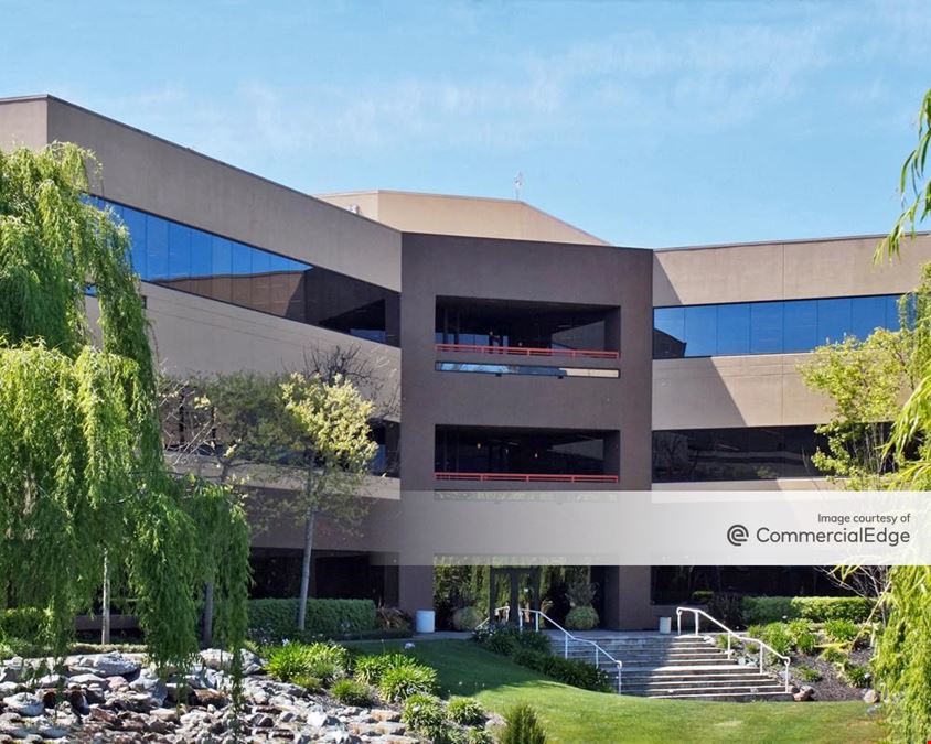 Redwood Business Park - Sequoia Center - 1420 North McDowell Blvd