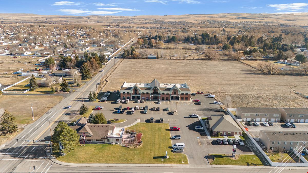 3520/3544 E 17th St, Idaho Falls, ID-22,967 SFT MULTI-TENANT BUILDING & 4,000 SFT TWO-STORY RESTAURANT