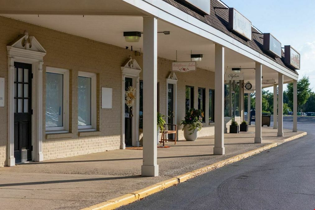 Chenoweth Plaza Shopping Center - Space for Lease