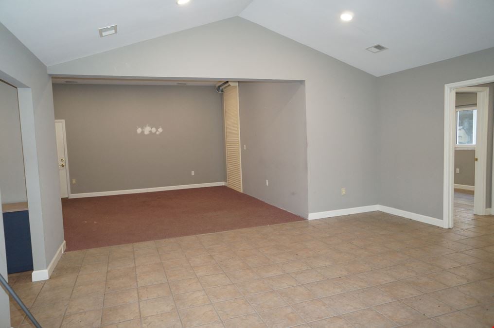 Office Warehouse with Yard Space