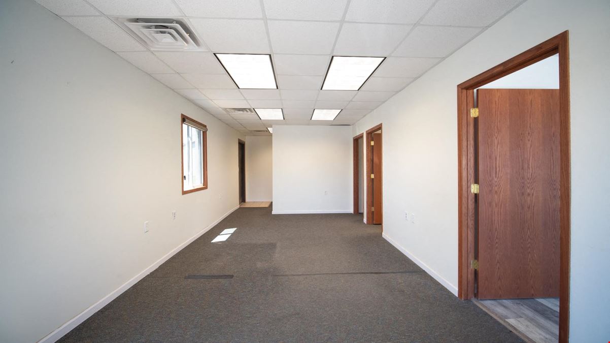 Turn key Professional Suite with Onsite Parking