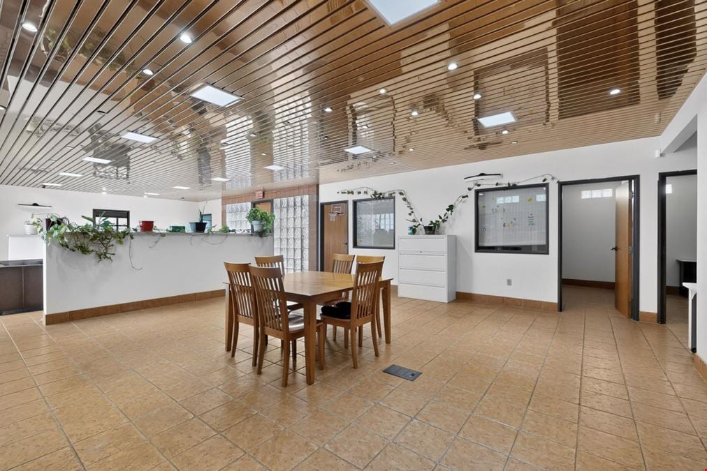 Free-Standing 2,908 SF Office with Montaño Frontage & 16 Spaces