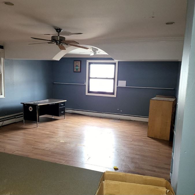 800 - 1,000 SF | 70 E Main Street | Built-Out 2nd Floor Medical Offices for Lease