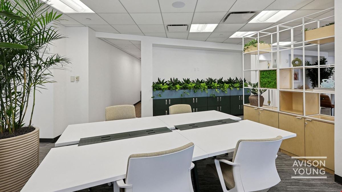 Indy by Industrious - 5 Columbus Circle
