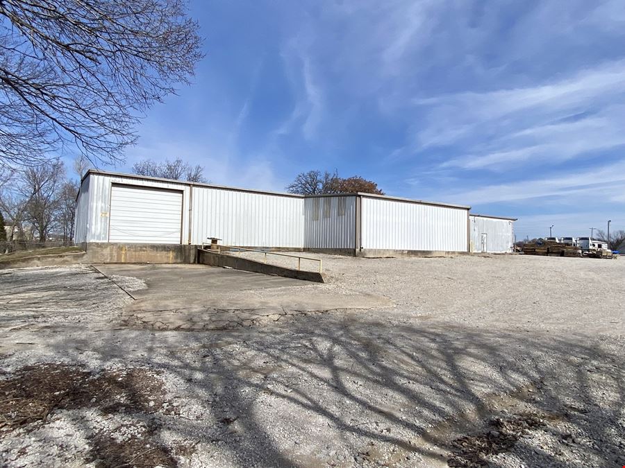 10,166 SF OFFICE/WAREHOUSE ON ±2 ACRE FENCED YARD