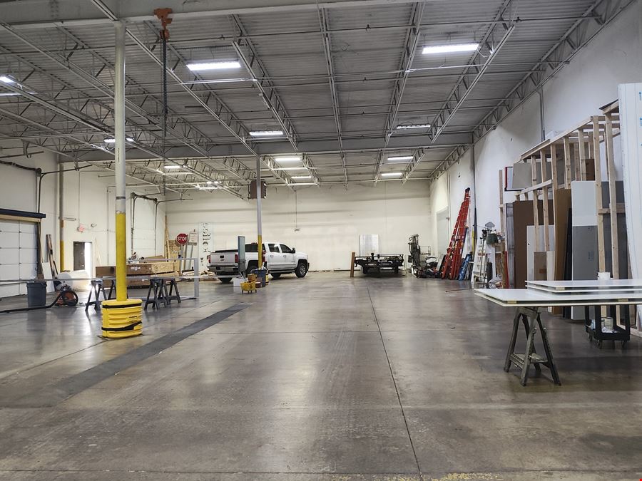 800 – 830 Distribution Drive