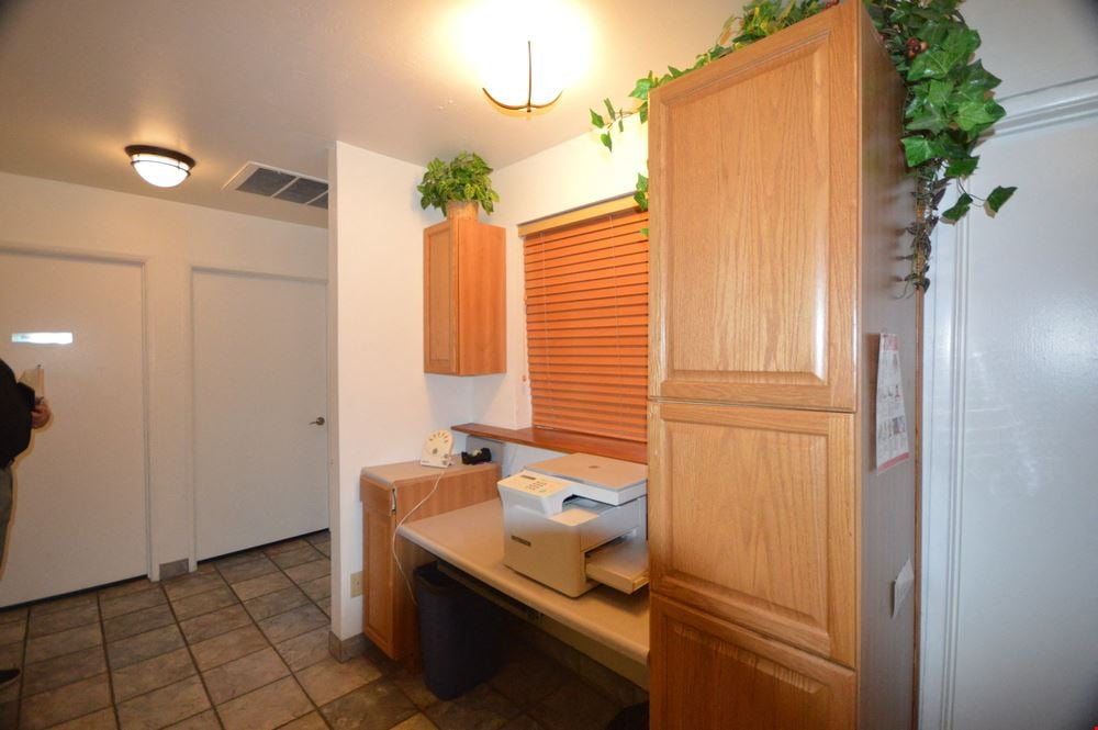 3040 E. Cactus Road