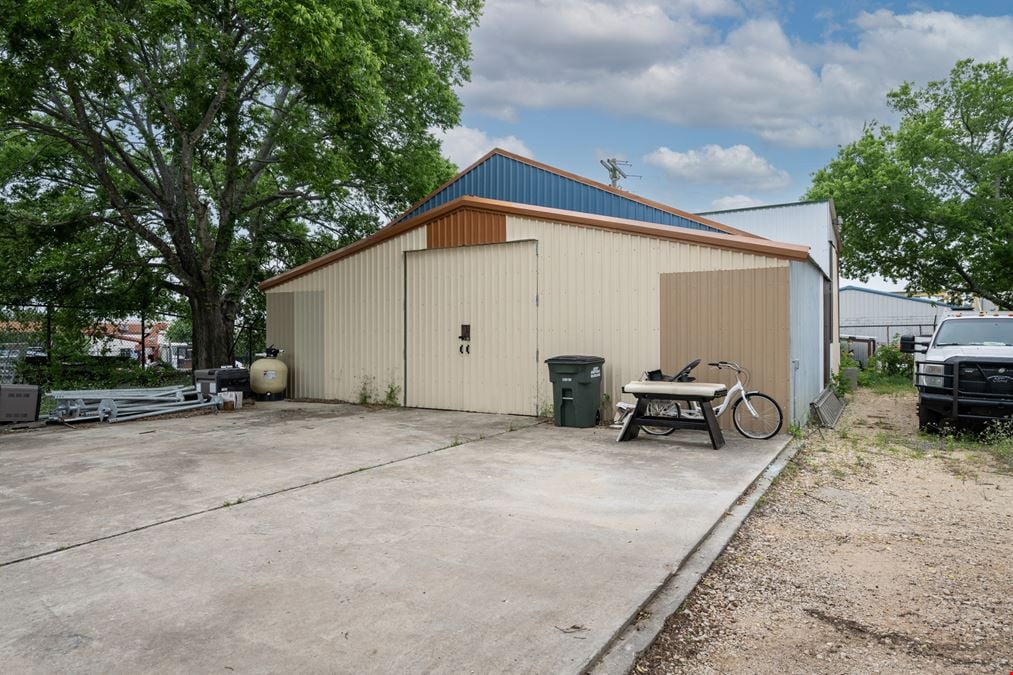 1107 Leander Dr