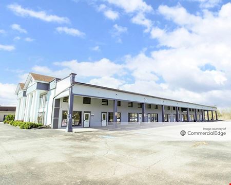Preview of commercial space at 398 West Bagley Road