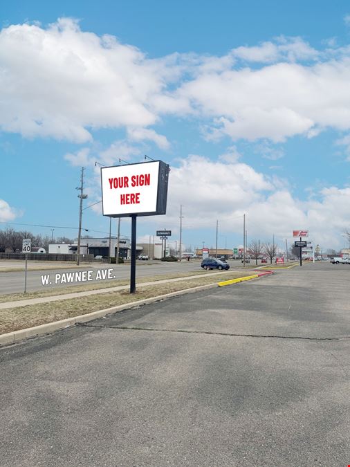 FREESTANDING RESTAURANT AT PAWNEE & SENECA