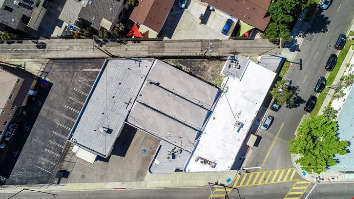 For Sale in Burbank: 11,521 SF Industrial Building