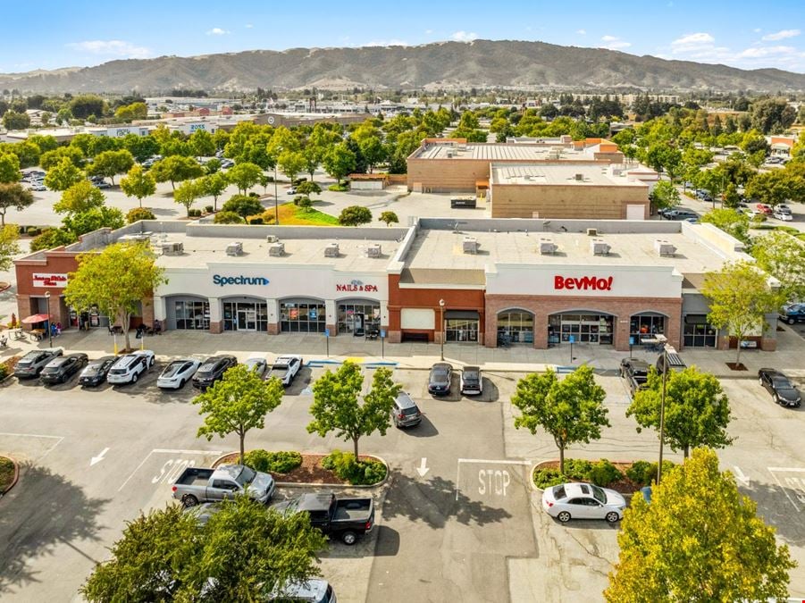 BevMo!, Jersey Mike’s & Shops at Gilroy Crossing