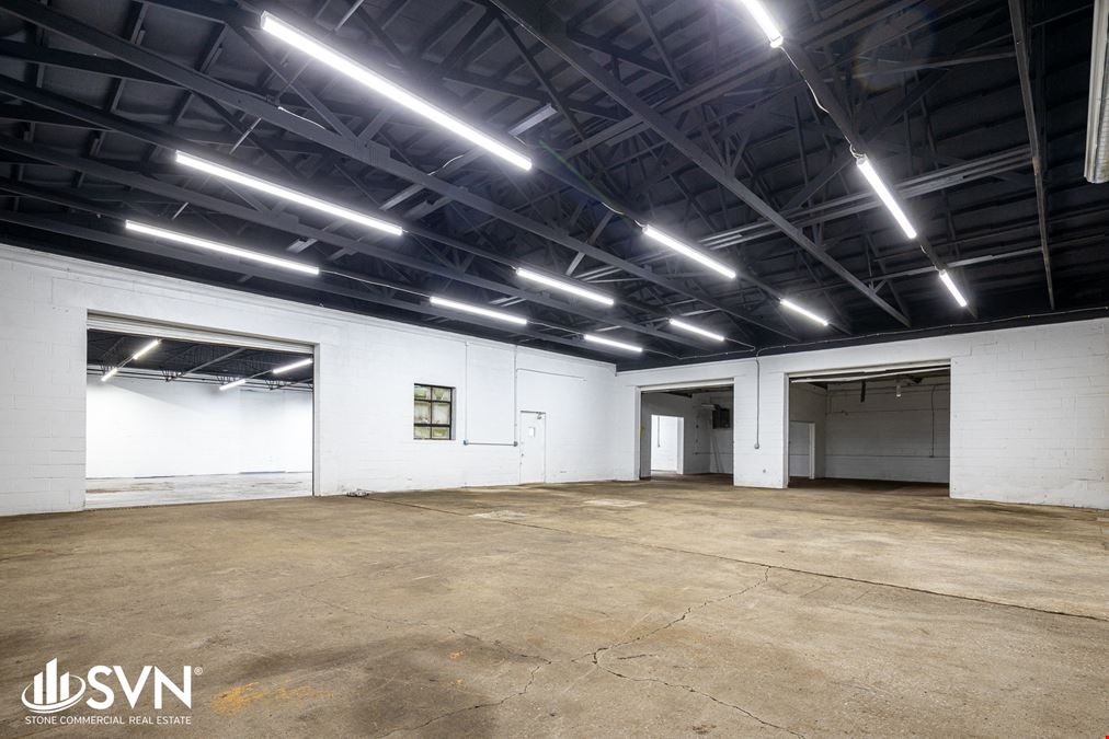 Warehouse with Secure Yard For Lease