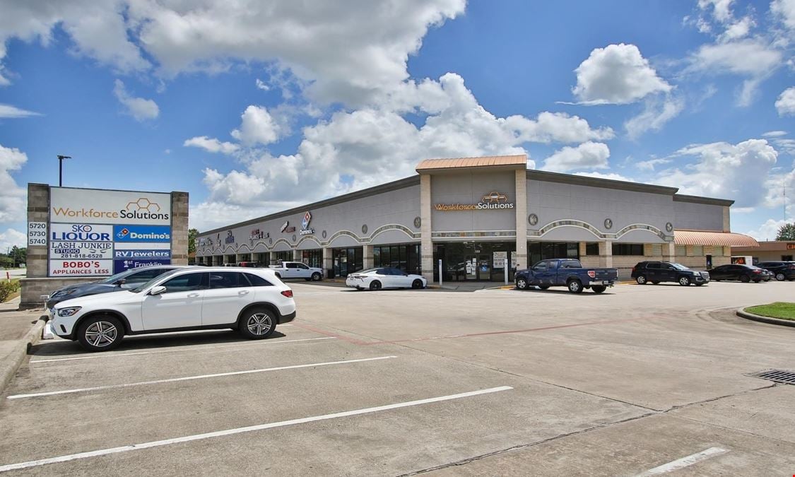 West Pearland Plaza