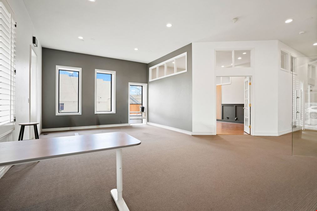 2505 W Alamo Ave