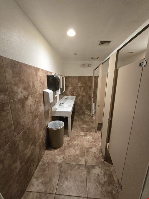 Bar/Retail Opportunity Calle Ocho Lit Havana