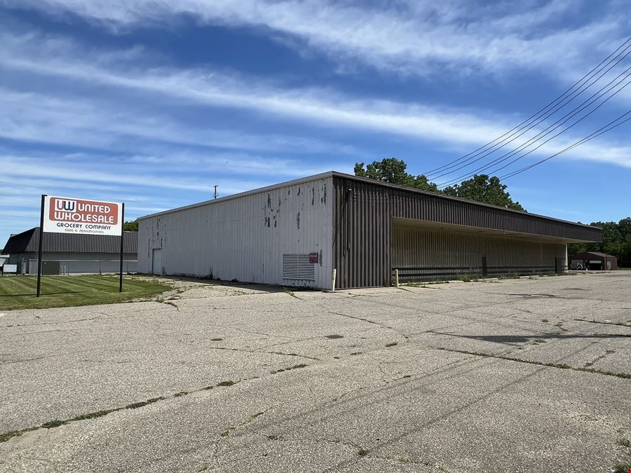 Single Tenant Light Industrial/Retail Building