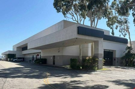 Preview of commercial space at 3220 Winona Avenue