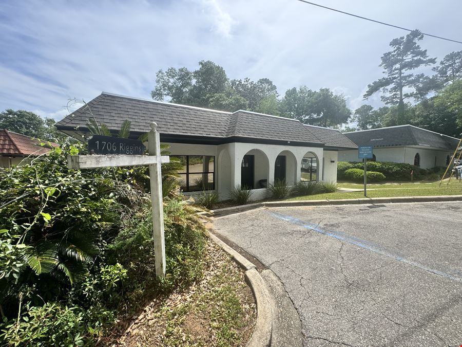 1706 Riggins Rd