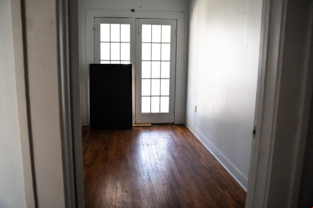 641 W Main St