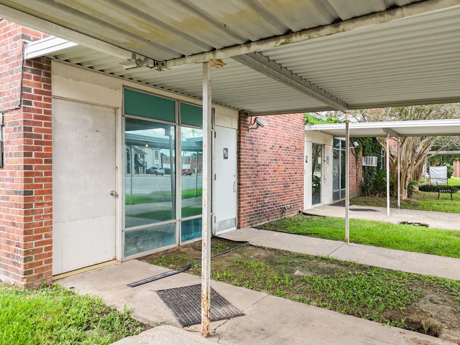 Versatile Commercial Building on ±3.4 Acres with Development Potential