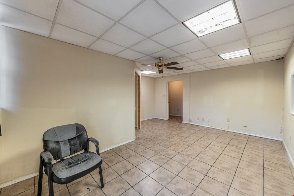 1006 West Ave #102 B