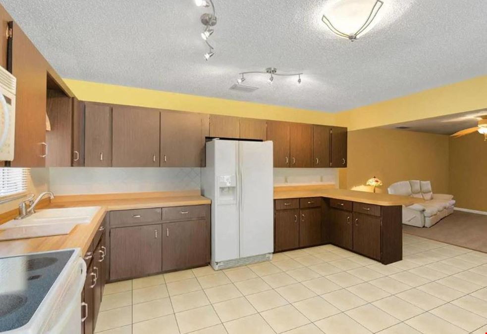 5-Unit Quadplex + Laundromat Income Property