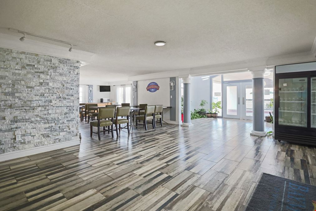 Baymont by Wyndham - Downtown Civic Center
