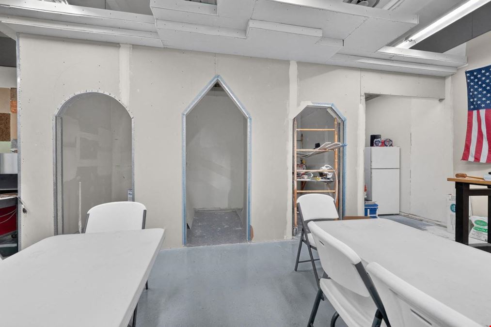 Prime Office Building with Exceptional Frontage