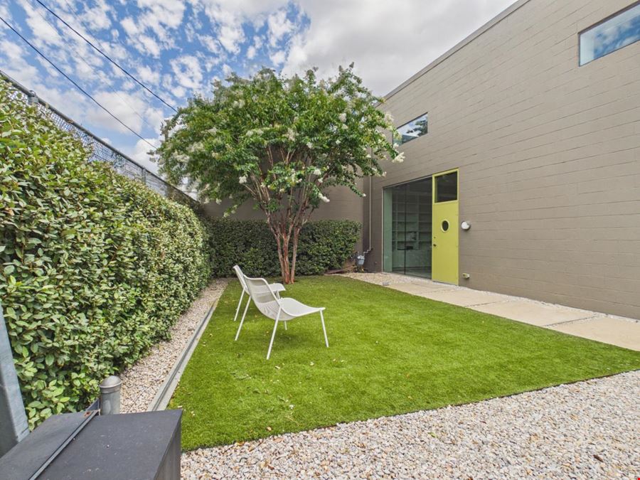 1111 Lagoon Dr