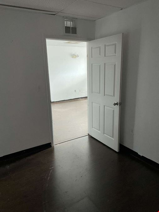 6618 26th Ct E Flex Space Available