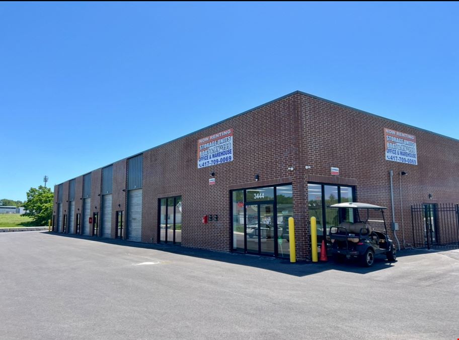 +/- 1,000 SF Warehouse Space