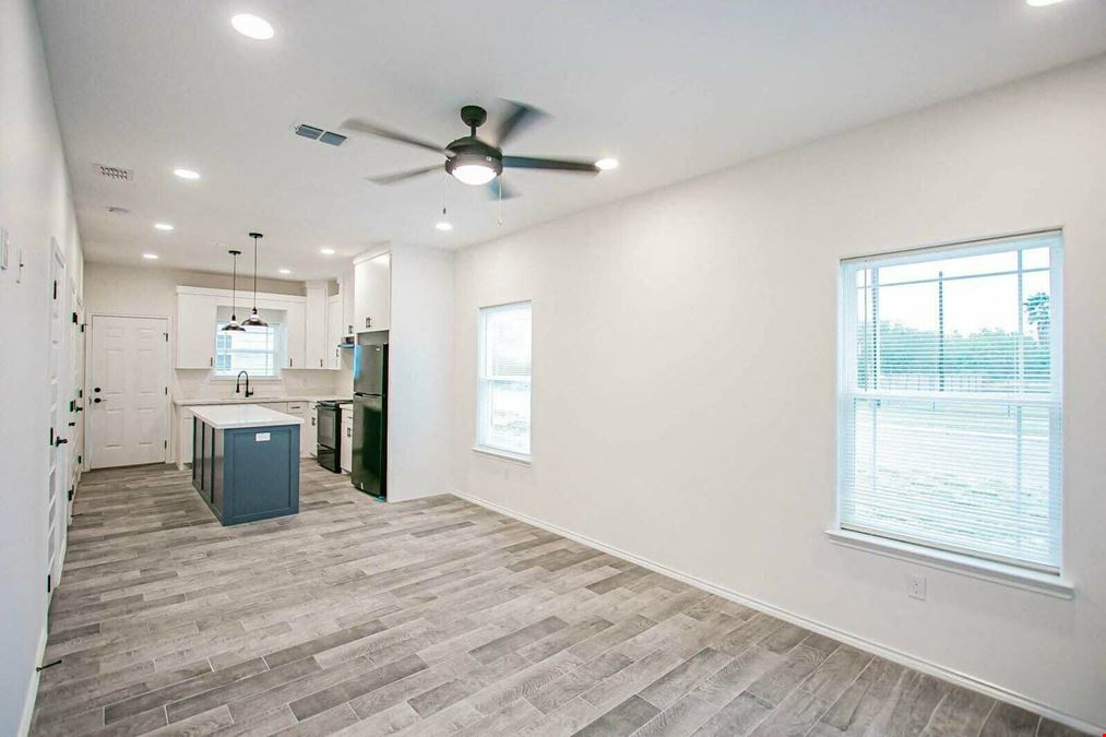 405 Lion's Villa Avenue
