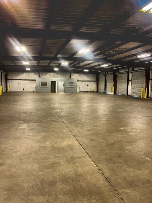 Cross Dock Facility with Yard