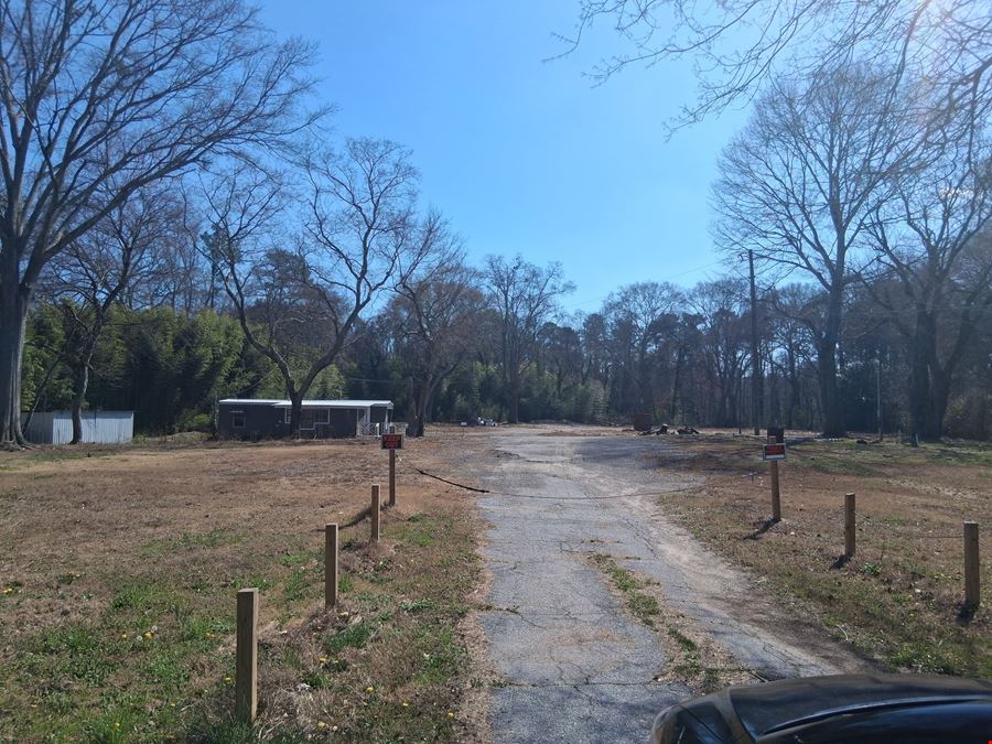 10235 Veterans Memorial Hwy Lithis Springs, GA 30144