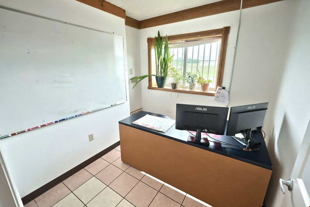 Flex Buildings & Exterior Storage for Lease