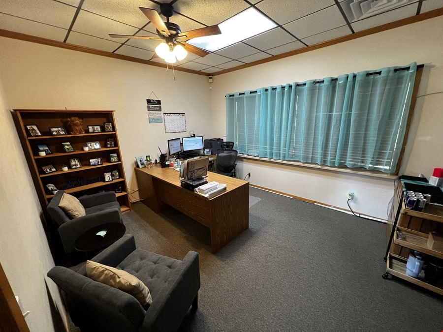 Adobe Plaza Office Suites