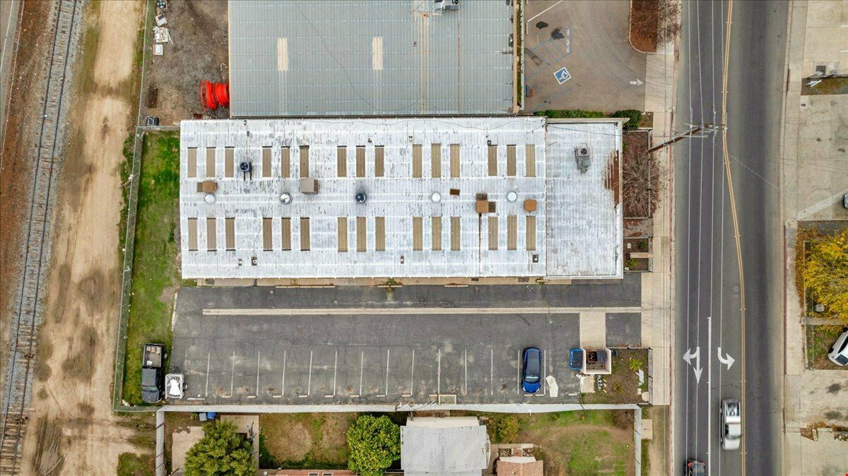Multi Tenant Industrial Building Near Highway 198