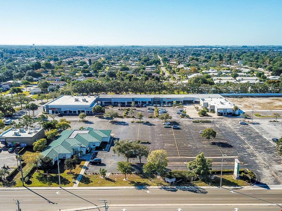 MAXhealth Manatee West Plaza