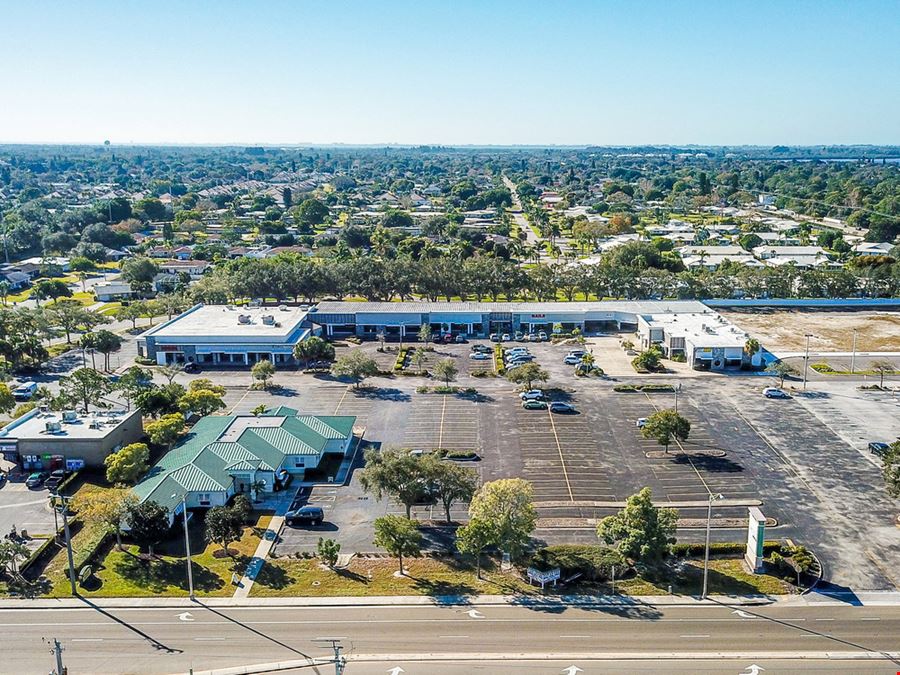MAXhealth Manatee West Plaza