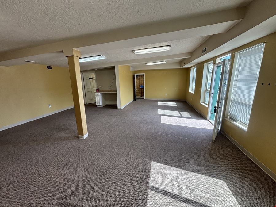 11521 W. Fairview Ave.