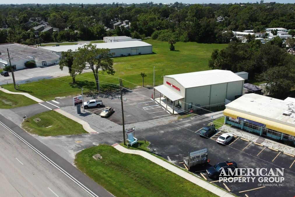 904 S Tamiami Trail