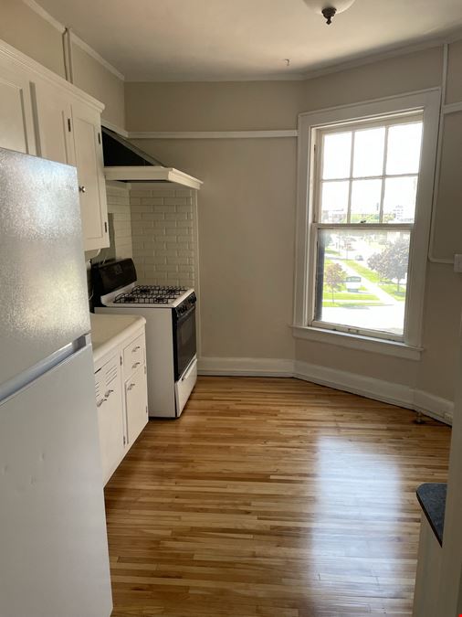 814 Center Avenue